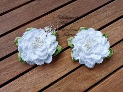 Haarspange-Häkelblume-Brosche mit Blättern weiß/weiß